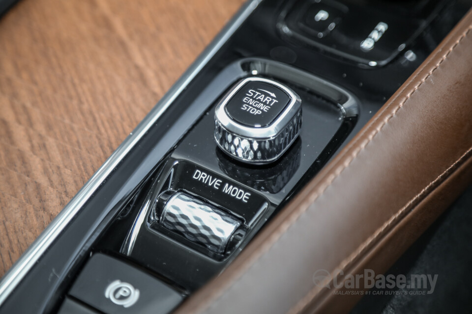 Volvo XC90 Mk2 Facelift (2019) Interior