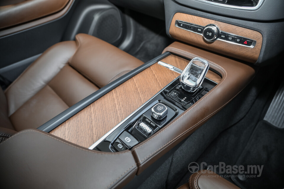 Volvo XC90 Mk2 Facelift (2019) Interior