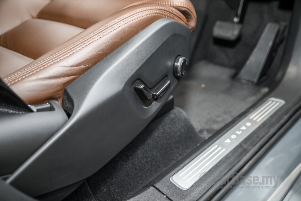 Volvo XC90 Mk2 Facelift (2019) Interior
