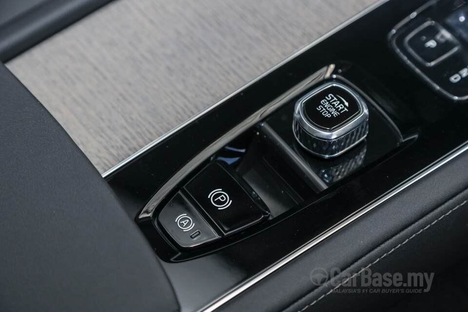Volvo XC90 Mk2 Facelift 2 (2025) Interior