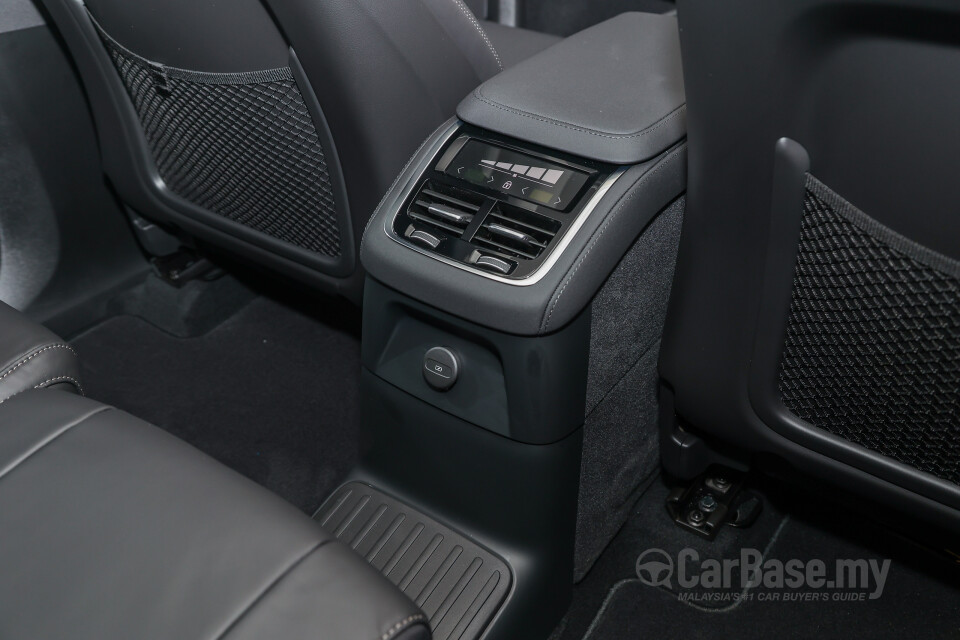 Volvo XC90 Mk2 Facelift 2 (2025) Interior