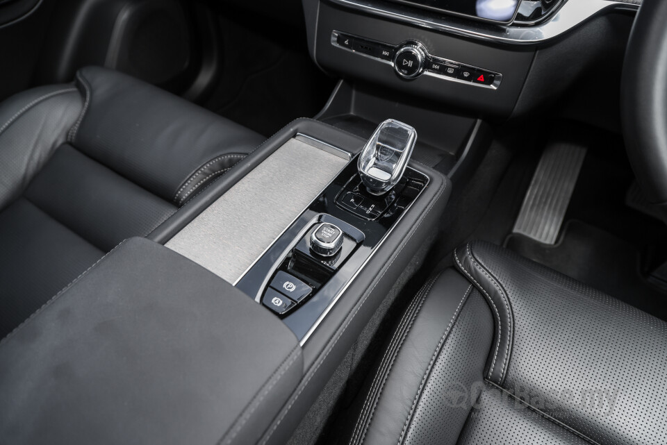 Volvo XC90 Mk2 Facelift 2 (2025) Interior
