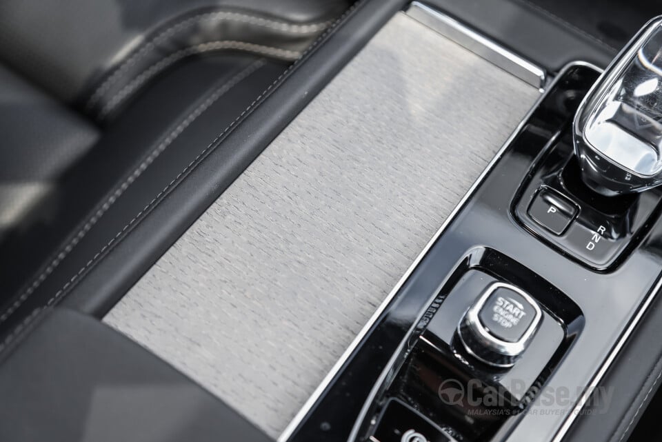 Volvo XC90 Mk2 Facelift 2 (2025) Interior