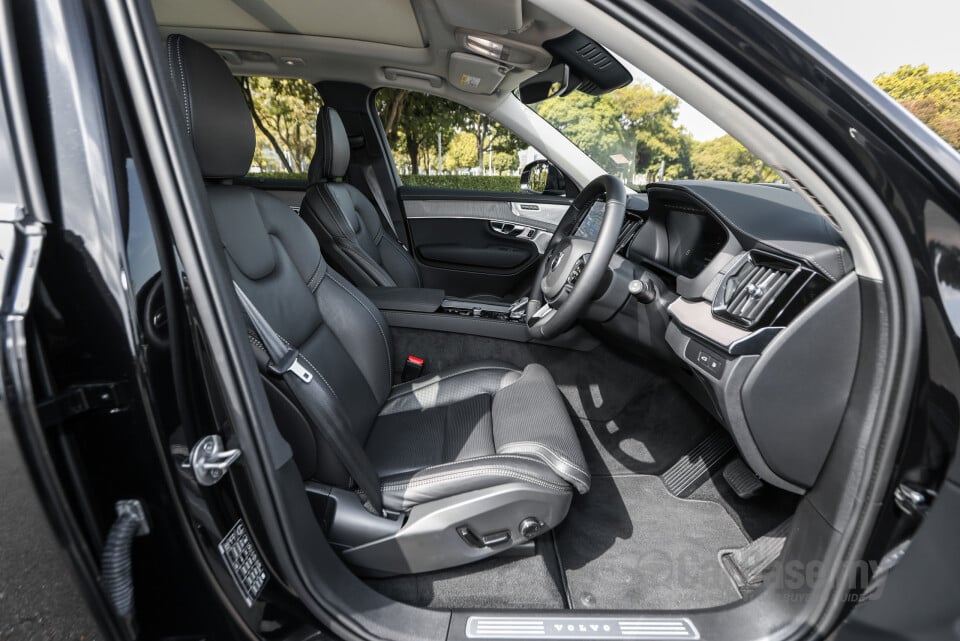 Volvo XC90 Mk2 Facelift 2 (2025) Interior