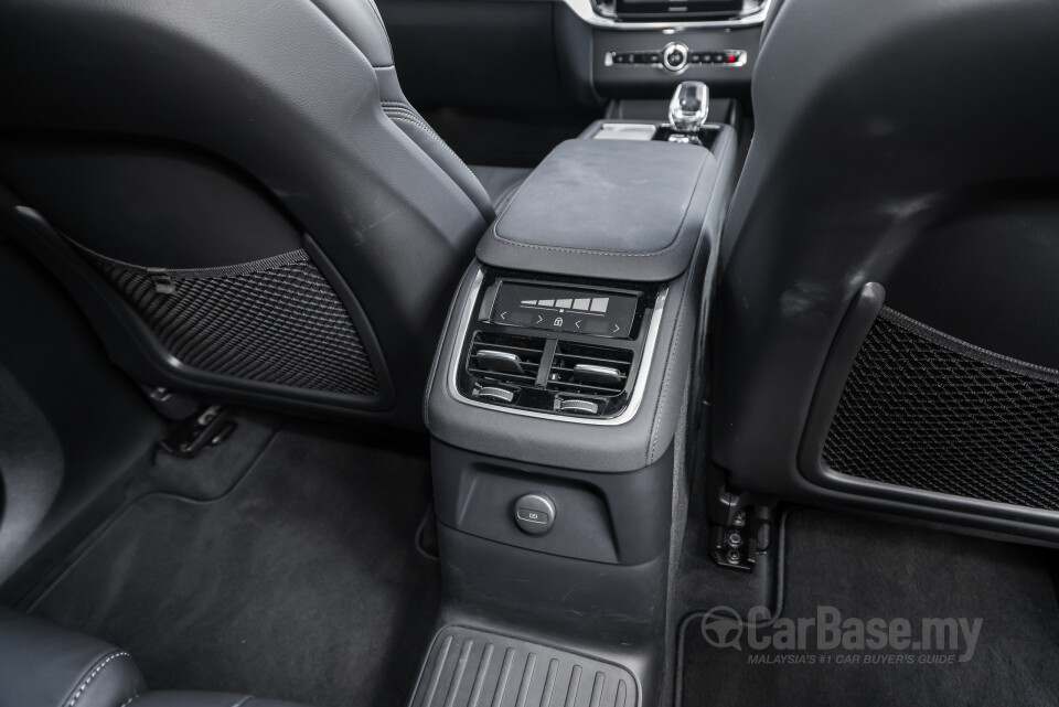 Volvo XC90 Mk2 Facelift 2 (2025) Interior