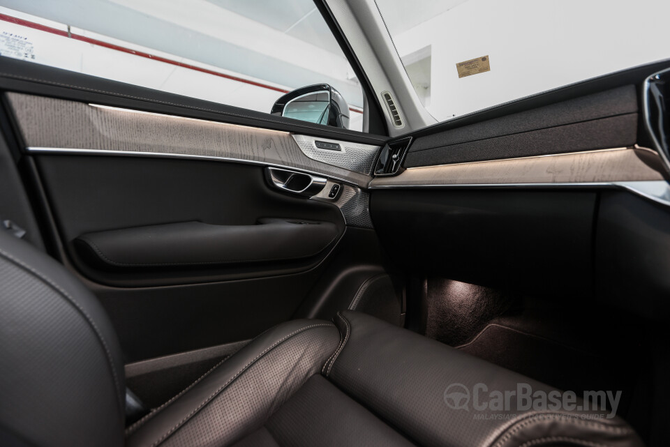 Volvo XC90 Mk2 Facelift 2 (2025) Interior