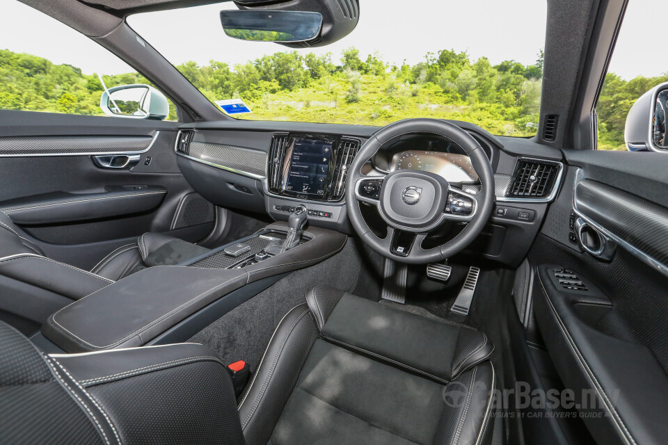 Perodua Aruz D38L (2019) Interior