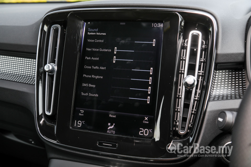 Volvo XC40 Mk1 (2018) Interior