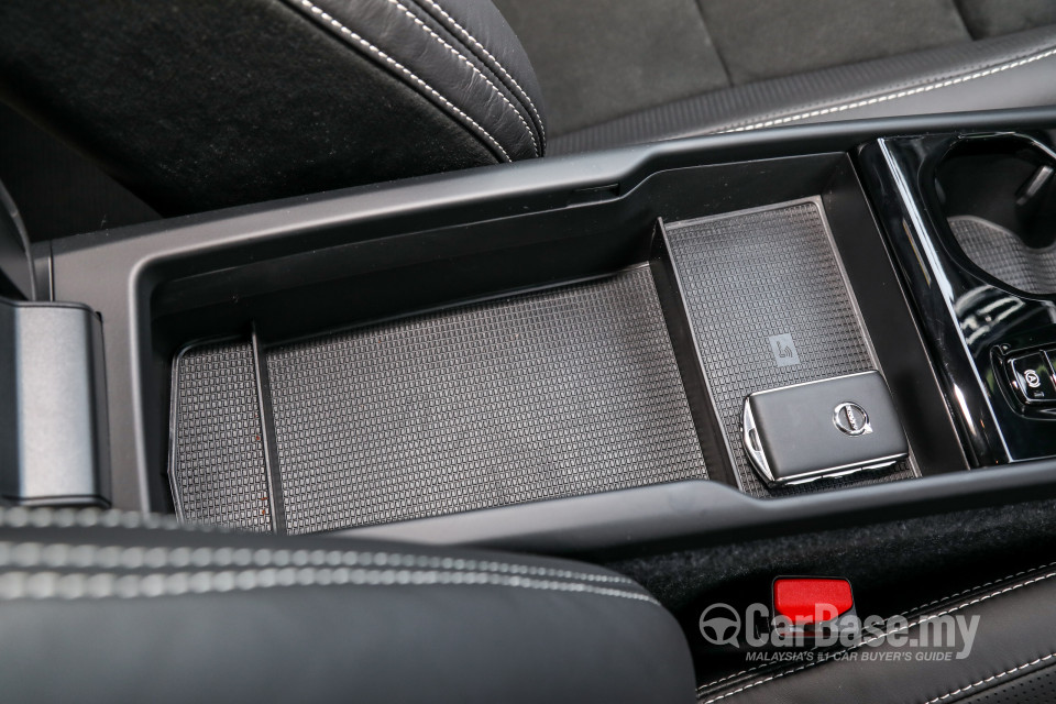 Volvo XC40 Mk1 (2018) Interior