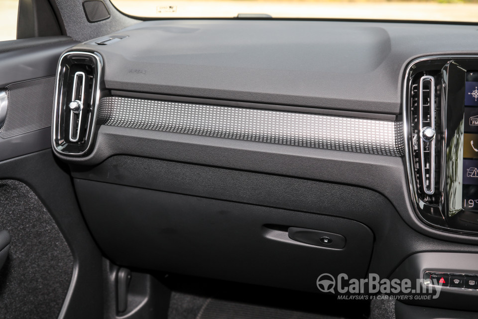 Volvo XC40 Mk1 (2018) Interior