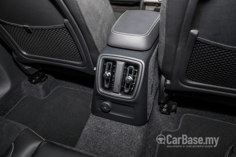 Volvo XC40 Mk1 (2018) Interior