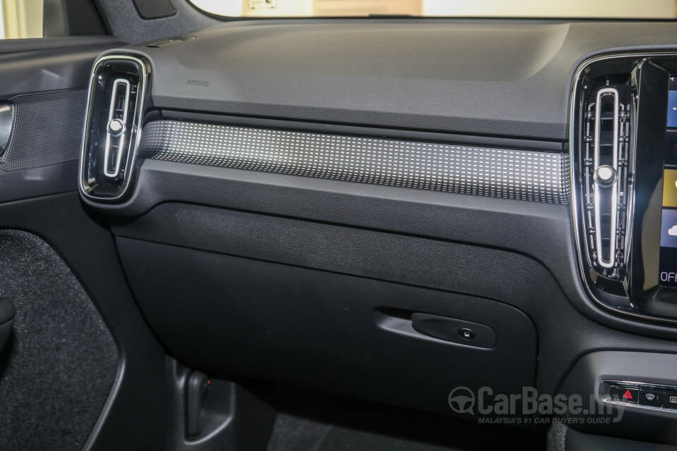 Volvo XC40 Mk1 (2018) Interior