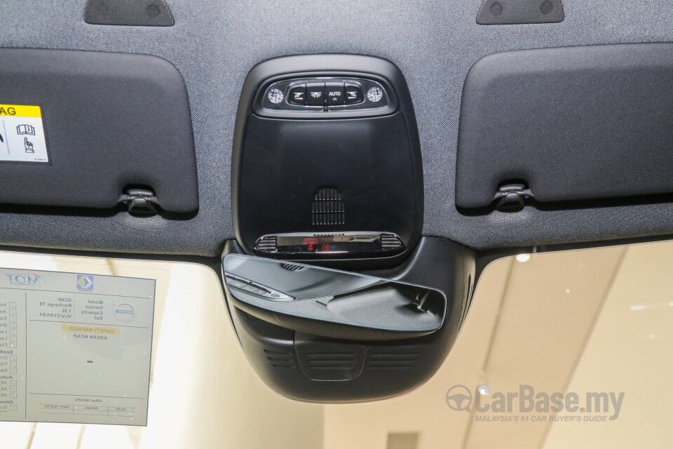 Volvo XC40 Mk1 (2018) Interior