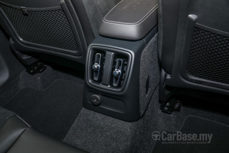 Volvo XC40 Mk1 (2018) Interior