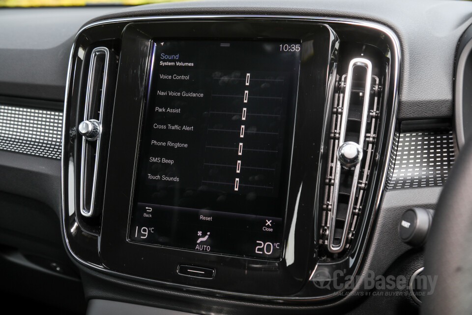 Volvo XC40 Mk1 (2018) Interior