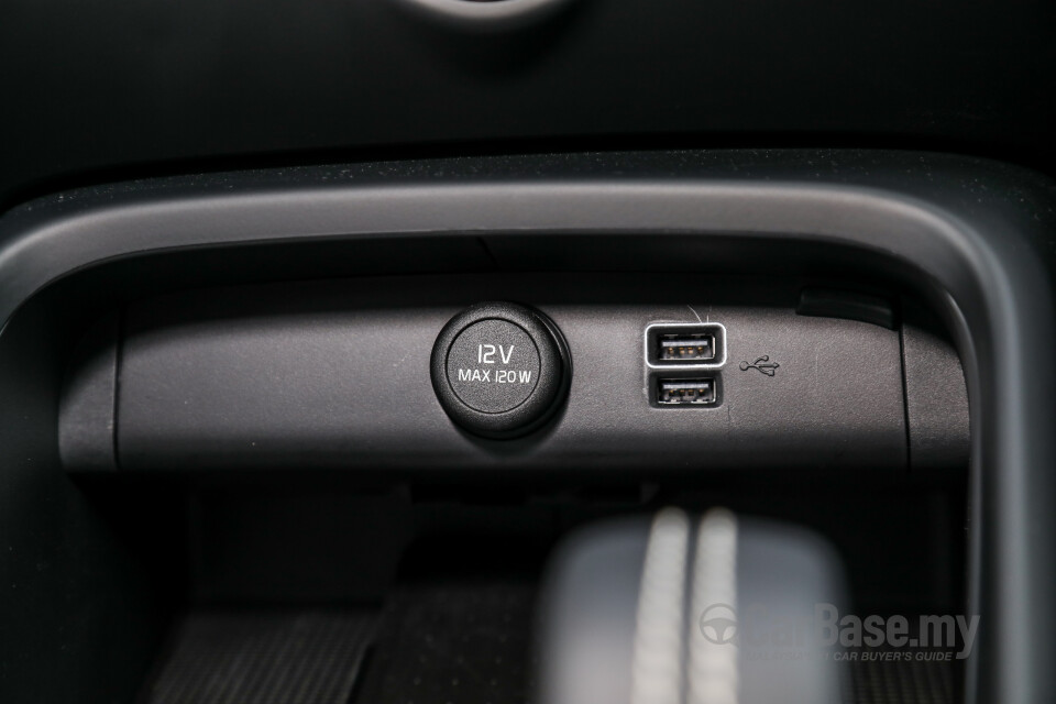 Volvo XC40 Mk1 (2018) Interior