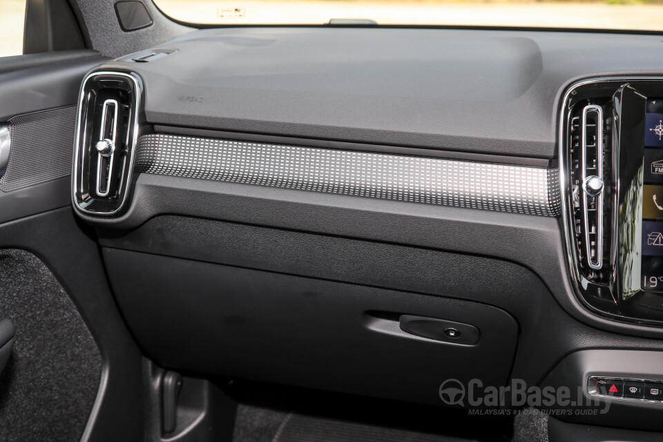 Volvo XC40 Mk1 (2018) Interior