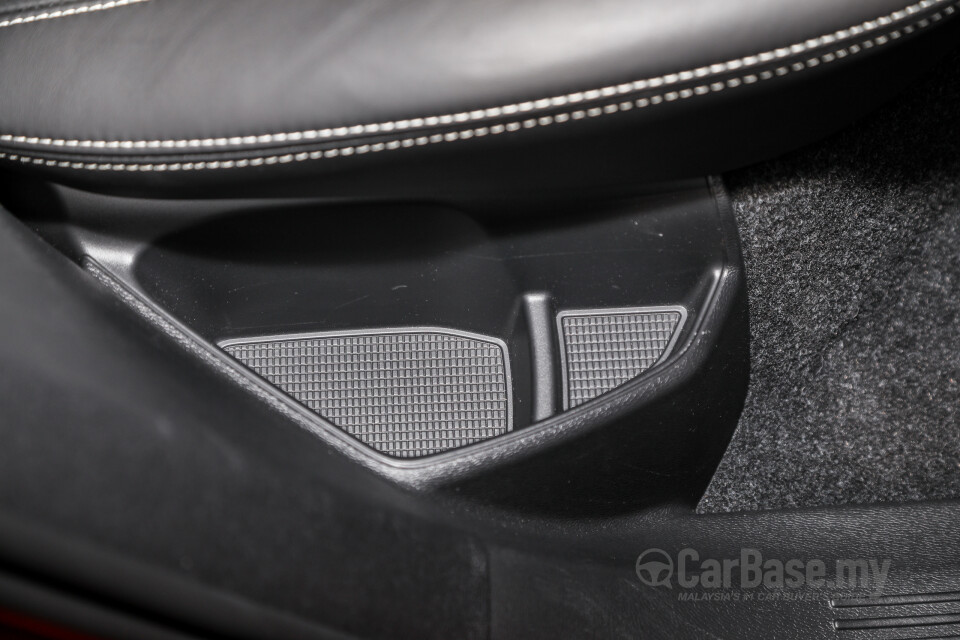 Volvo XC40 Mk1 (2018) Interior