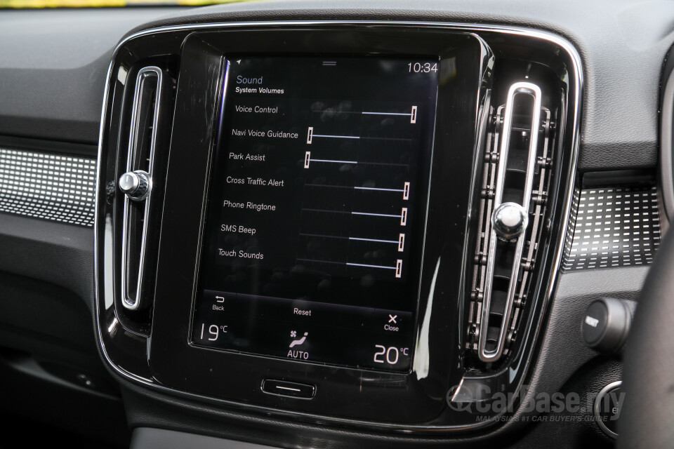 Volvo XC40 Mk1 (2018) Interior