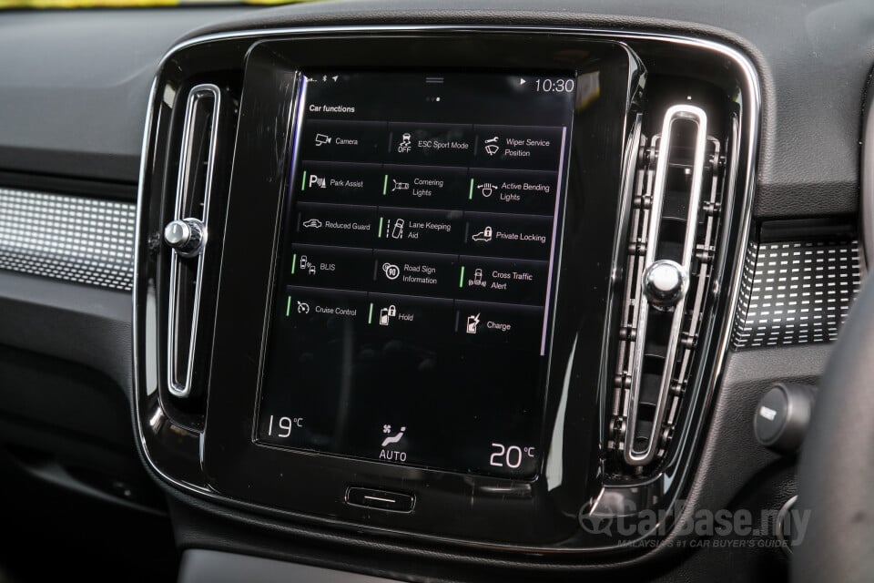 Volvo XC40 Mk1 (2018) Interior