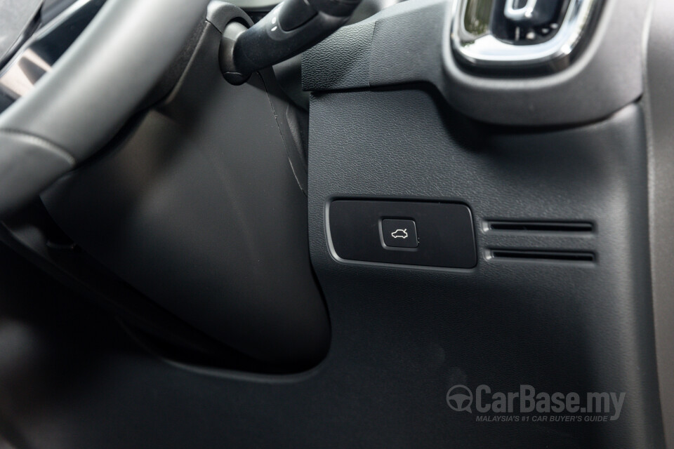 Volvo XC40 Mk1 (2018) Interior