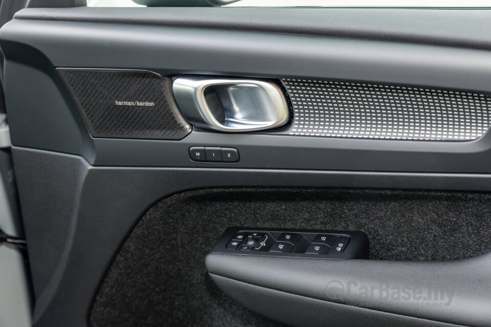 Volvo XC40 Mk1 (2018) Interior