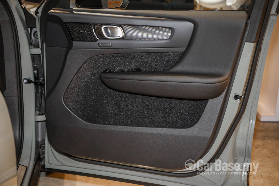 Volvo XC40 Recharge Electric Mk1 (2022) Interior