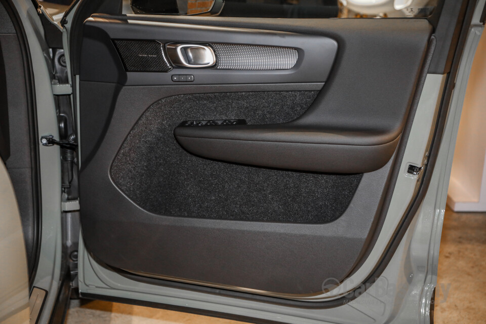 Volvo XC40 Recharge Electric Mk1 (2022) Interior