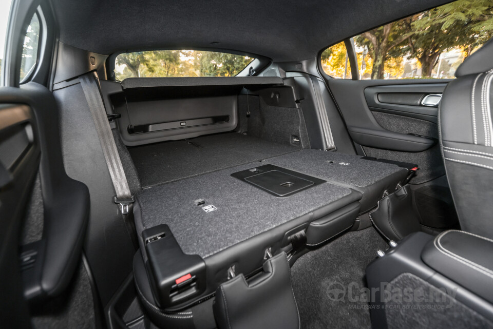 Volvo EC40 Gen1 (2022) Interior