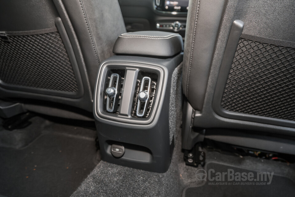 Volvo EC40 Gen1 (2022) Interior