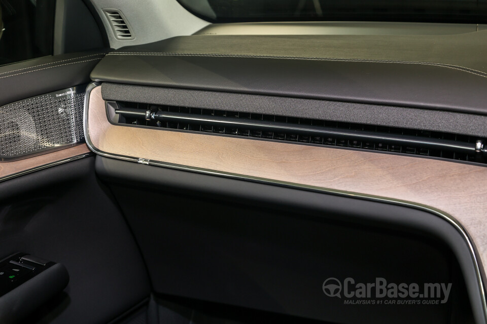 Volvo EX90 EE (2025) Interior