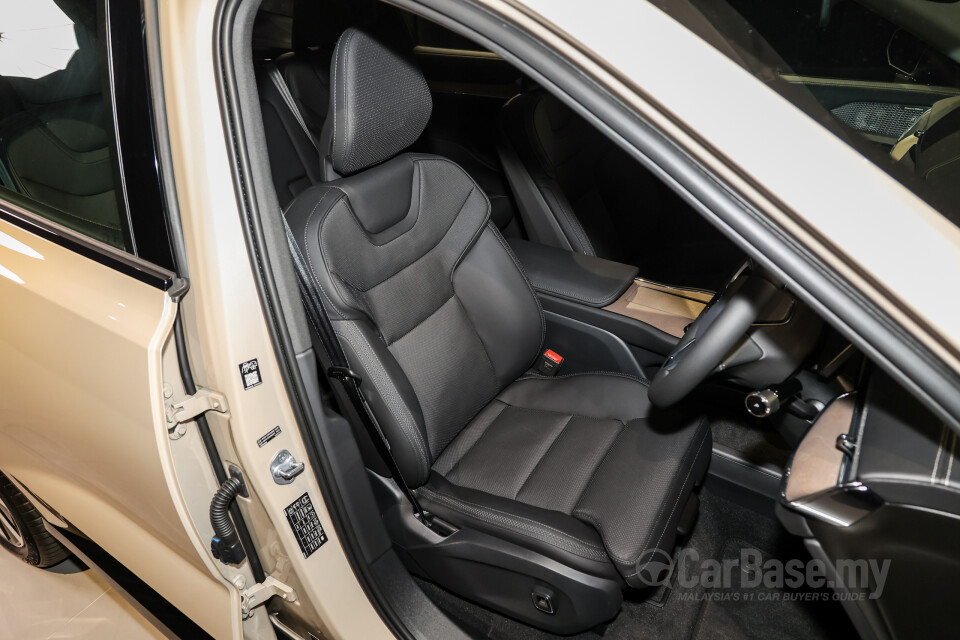 Volvo EX90 EE (2025) Interior
