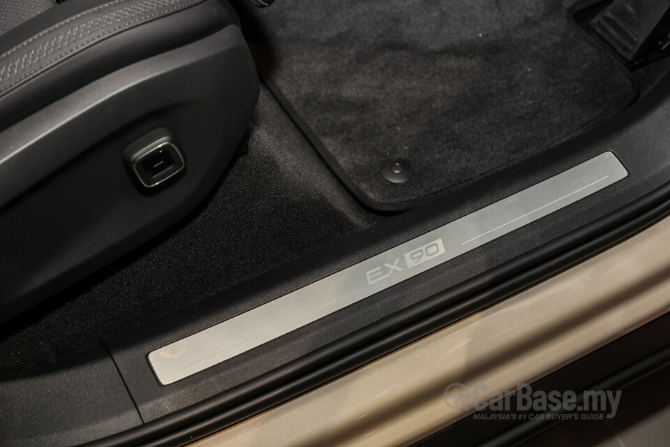 Volvo EX90 EE (2025) Interior