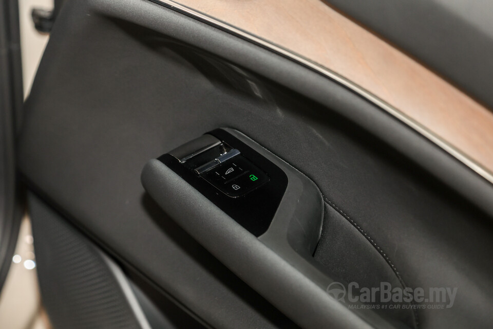 Volvo EX90 EE (2025) Interior