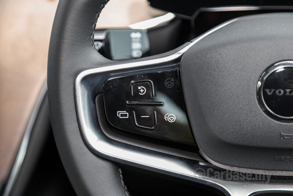 Volvo EX90 EE (2025) Interior