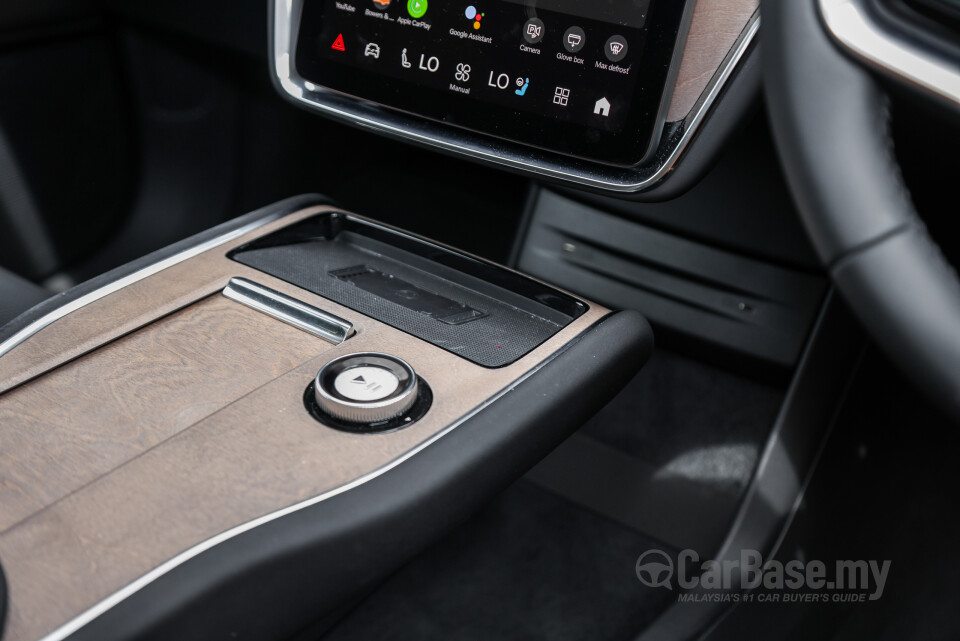 Volvo EX90 EE (2025) Interior