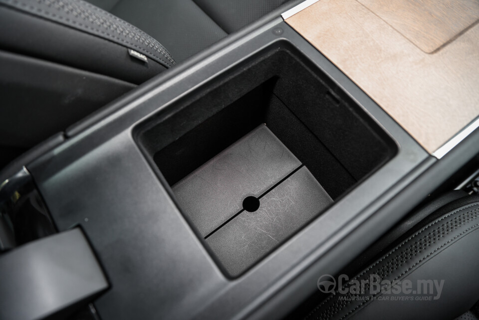 Volvo EX90 EE (2025) Interior