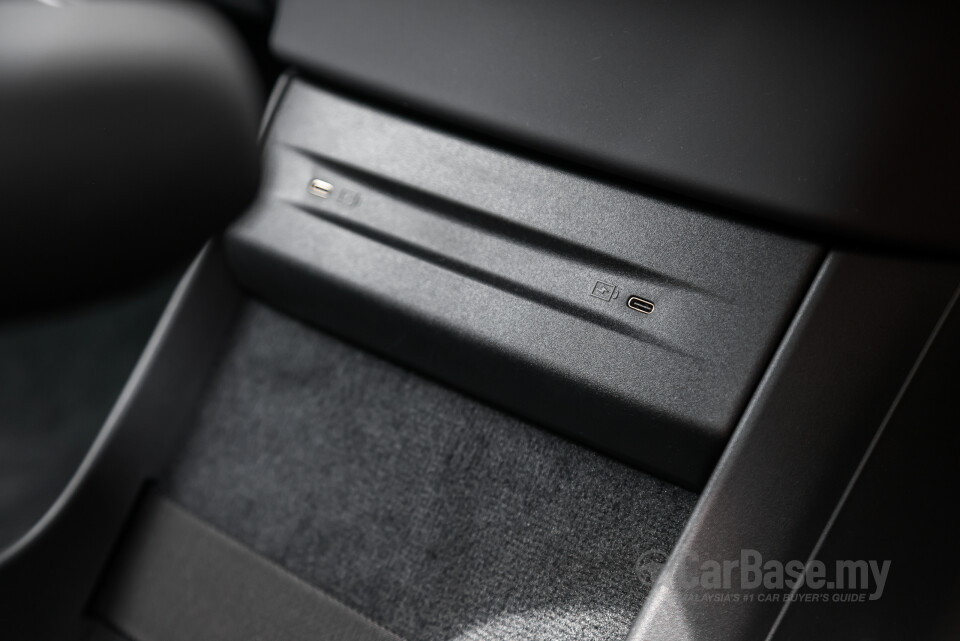 Volvo EX90 EE (2025) Interior