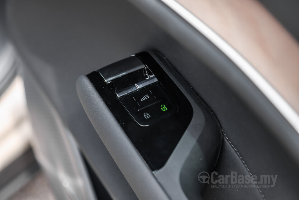 Volvo EX90 EE (2025) Interior