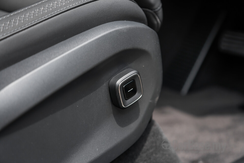 Volvo EX90 EE (2025) Interior