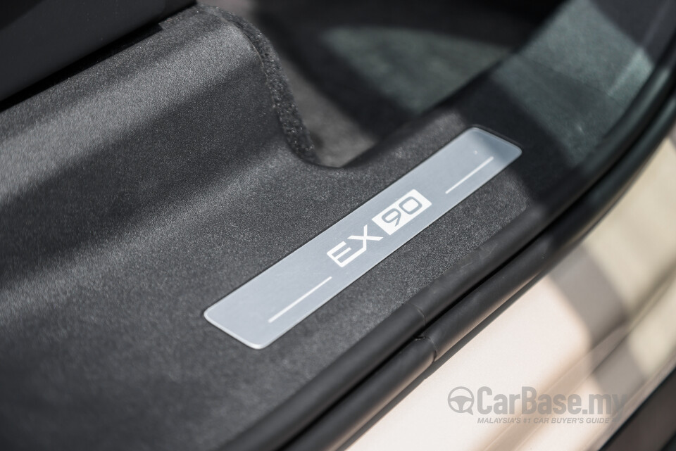 Volvo EX90 EE (2025) Interior