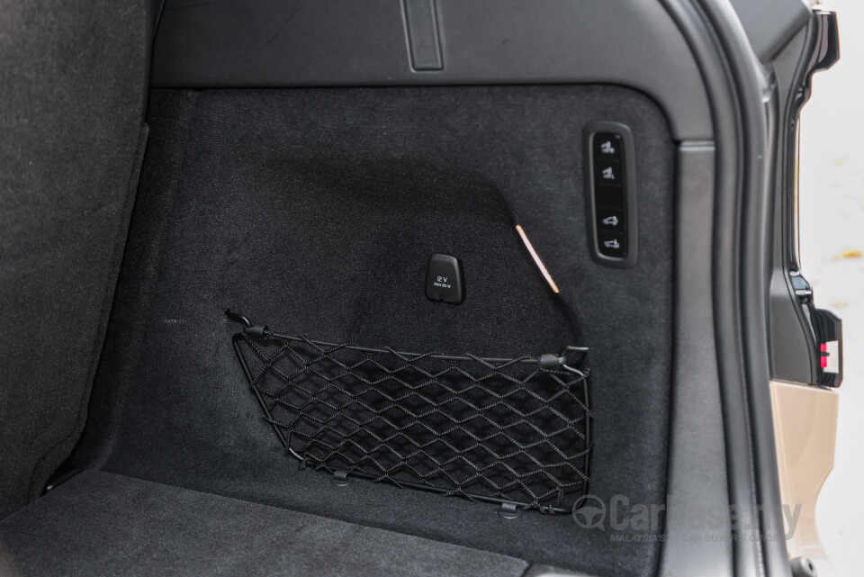 Volvo EX90 EE (2025) Interior