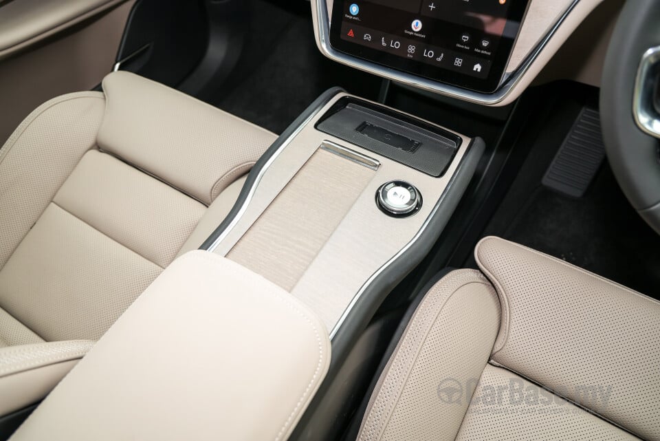 Volvo EX90 EE (2025) Interior