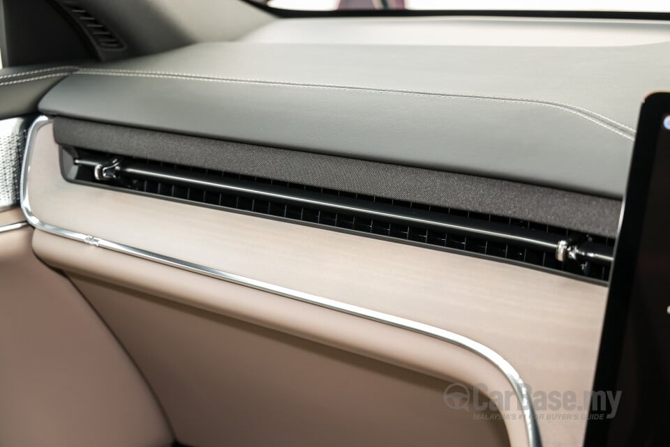 Volvo EX90 EE (2025) Interior