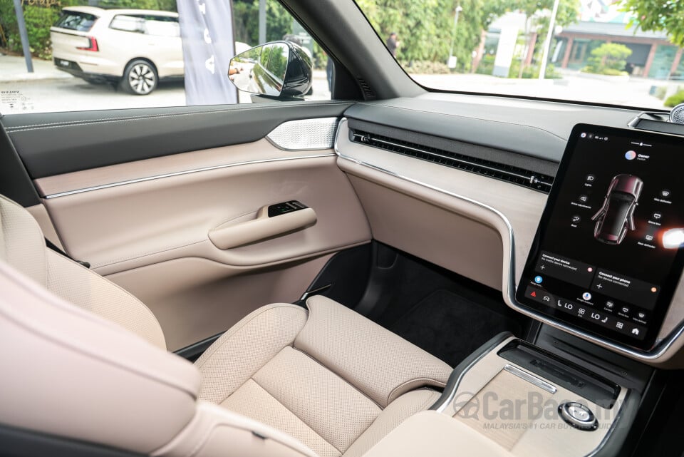 Volvo EX90 EE (2025) Interior