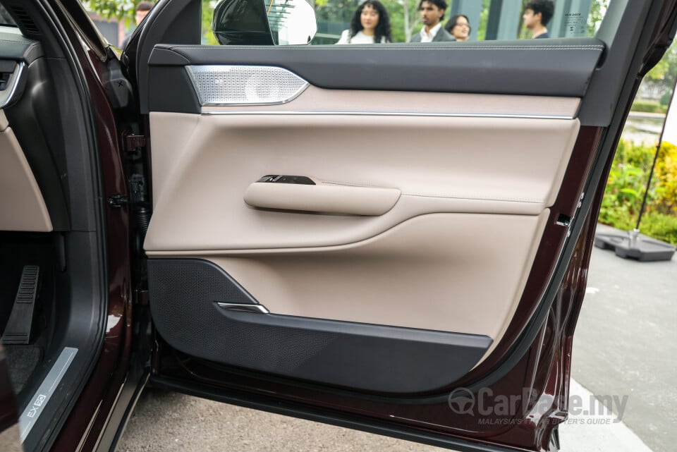 Volvo EX90 EE (2025) Interior