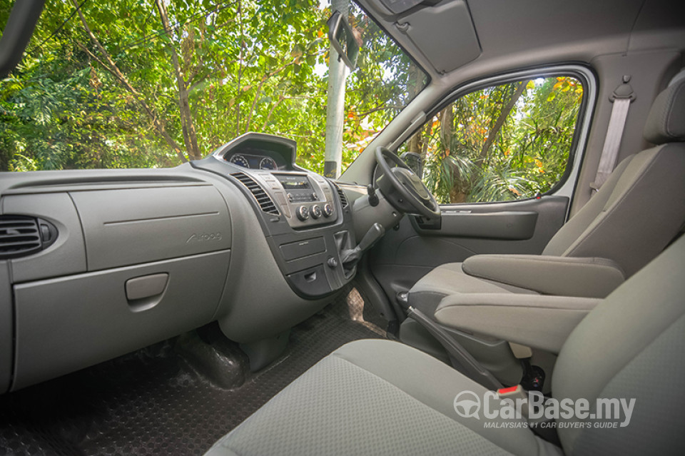Maxus V80 Mk2 (2011) Interior