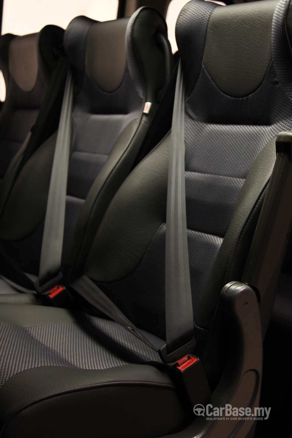 Maxus V80 Mk2 (2011) Interior