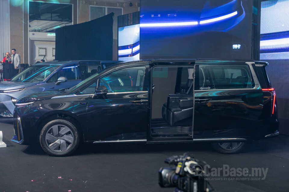 Maxus MIFA 9 Mk1 (2023) Exterior
