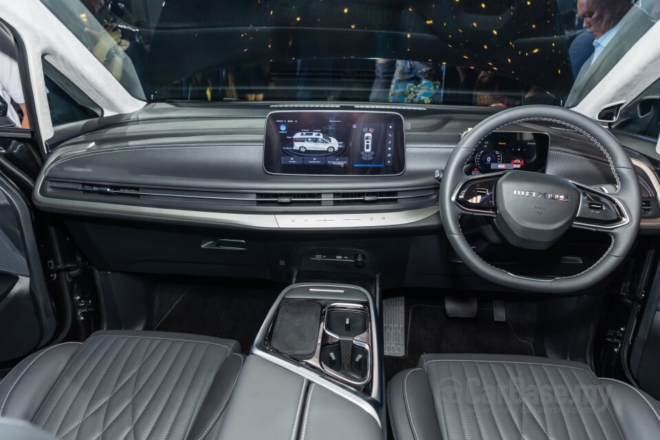 Maxus MIFA 9 Mk1 (2023) Interior